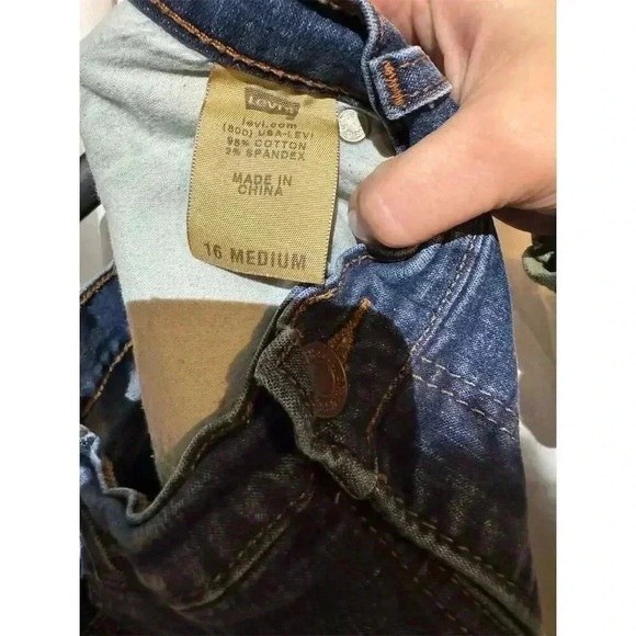 Levi's Perfectly Slimming Bootcut 512 16 M Dark Wash Relaxed Fit Denim Jeans - Picture 5 of 6